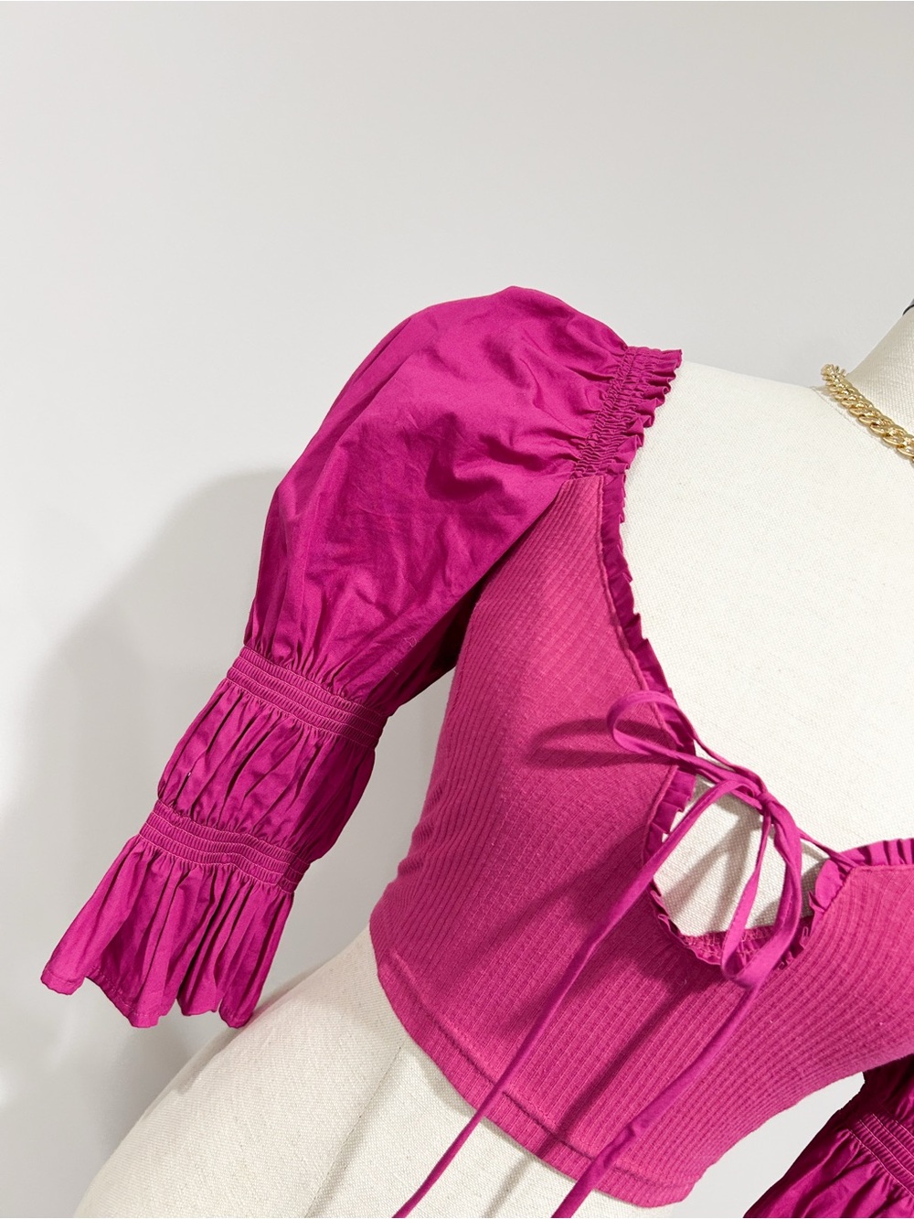 Urban Outfitters Fuchsia Puff-Sleeve Tie-Front Crop Top - Picture 2 of 4